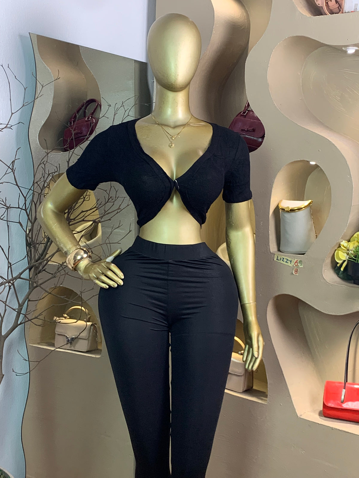 LIZZY65 SIZE8 top only