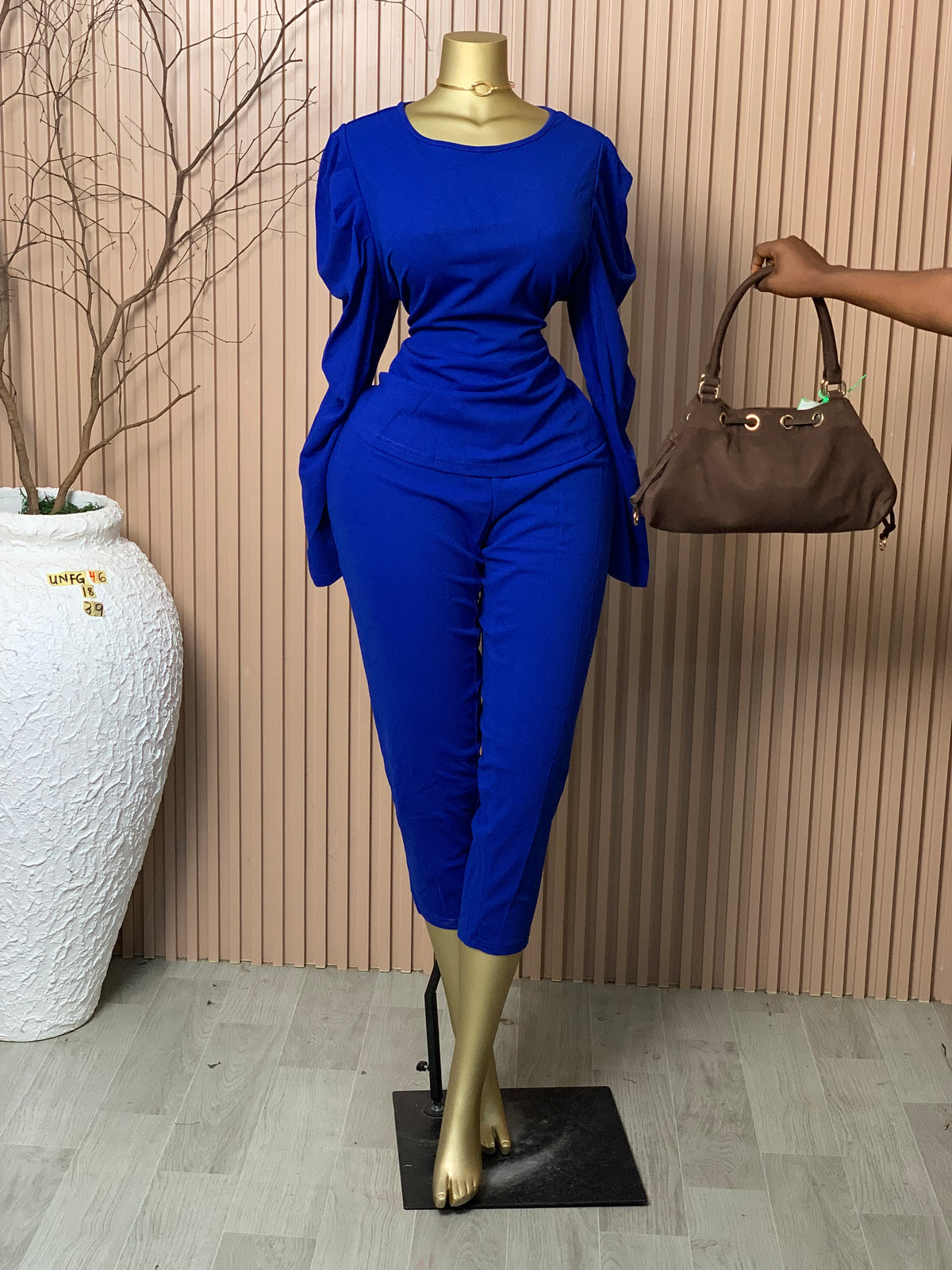 Unforgettable46 SIZE18 Length49 Brand new two piece set