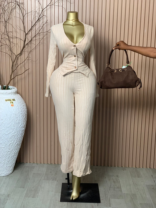 Unforgettable32 SIZE14 Length40 Brand new two piece set