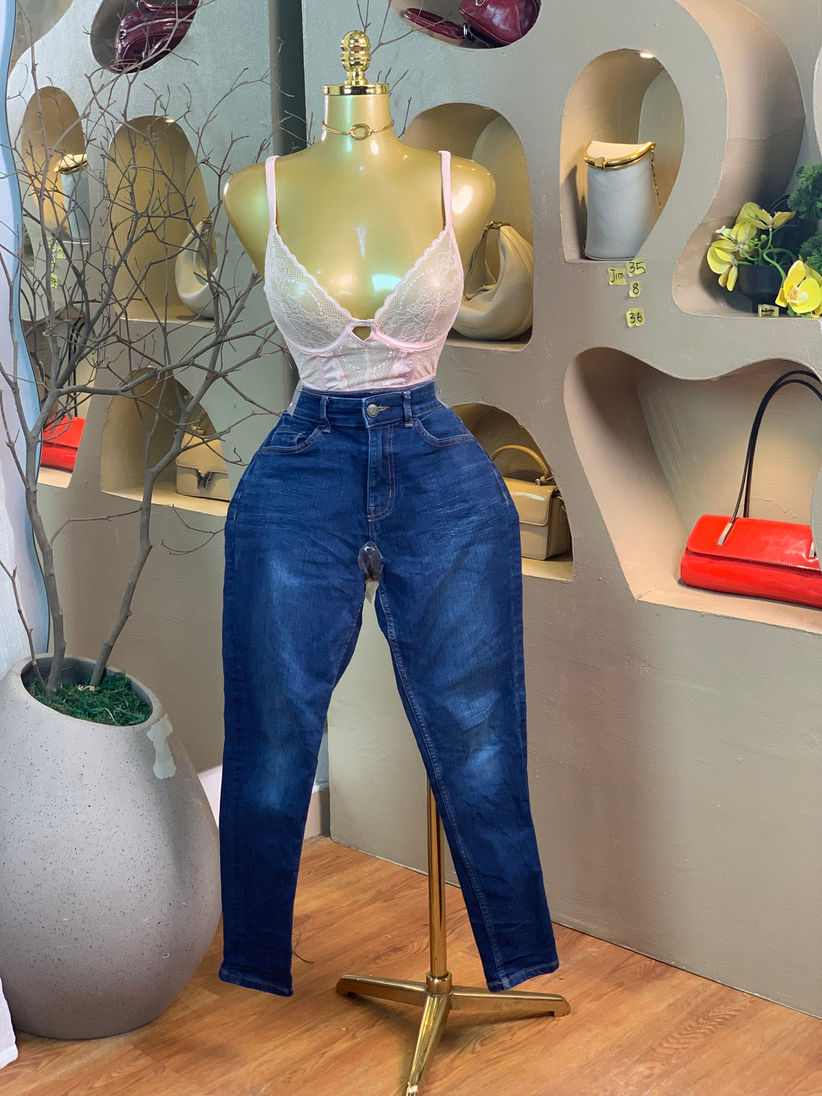 JIM35 SIZE8 Length36 jean only