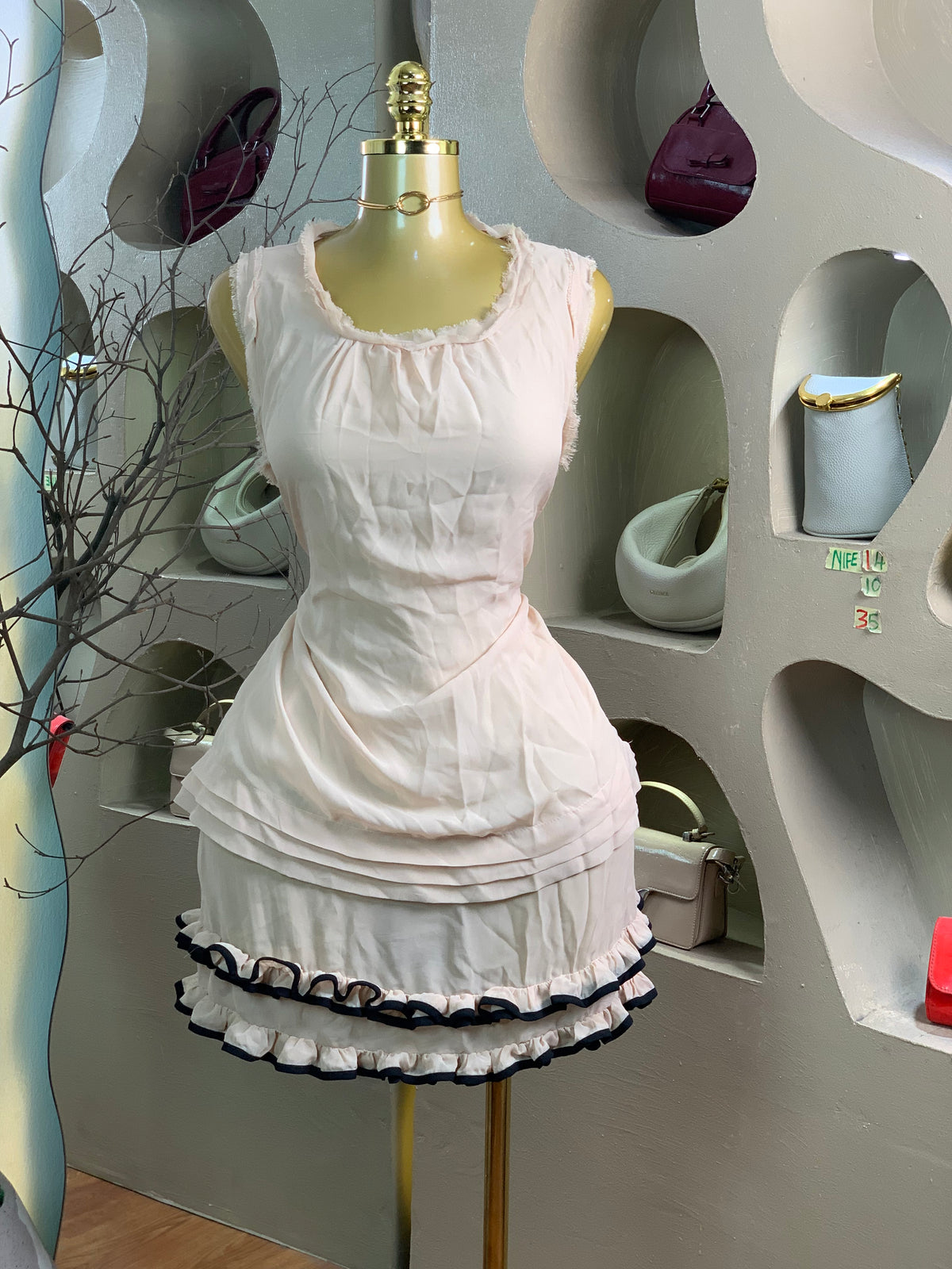 NIFE14 SIZE10 Length35 cream dress