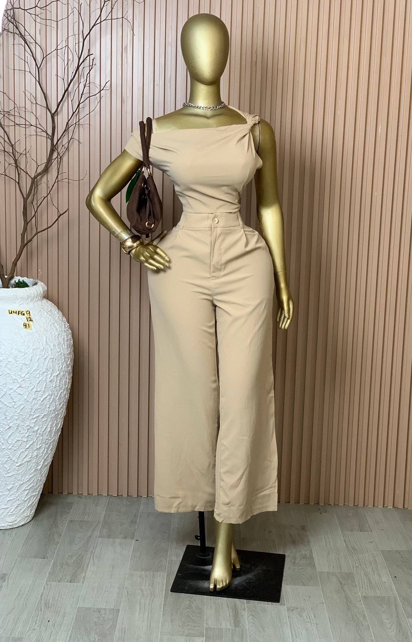 Unforgettable9 SIZE12 Length41 Brand new brown two piece