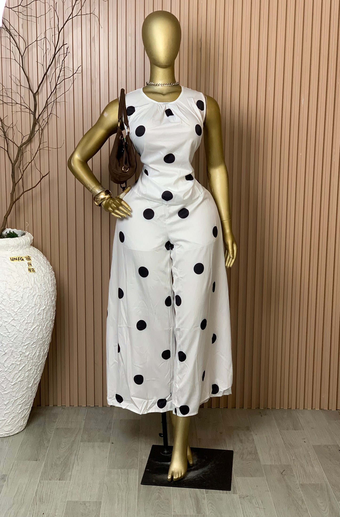 Unforgettable23 SIZE14 Length43 Brand new black&white two piece