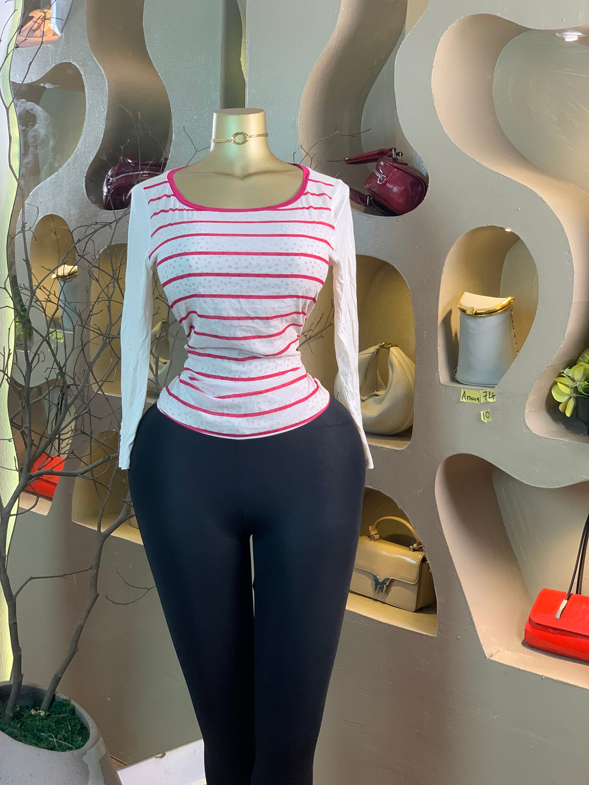 AMARA74 SIZE10 top only