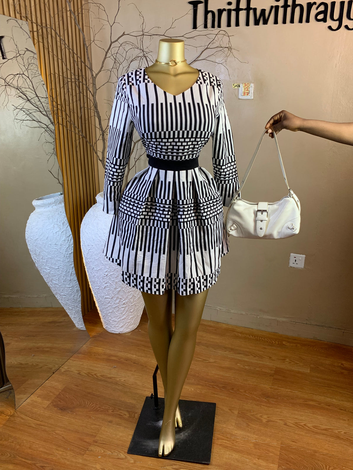 SADE30 SIZE12 Length37 white&black dress