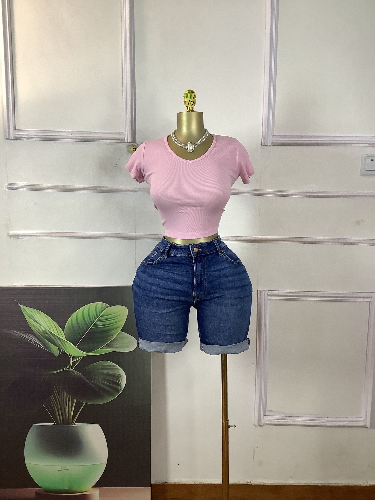 11T3 size 10 (brand new crop top only)