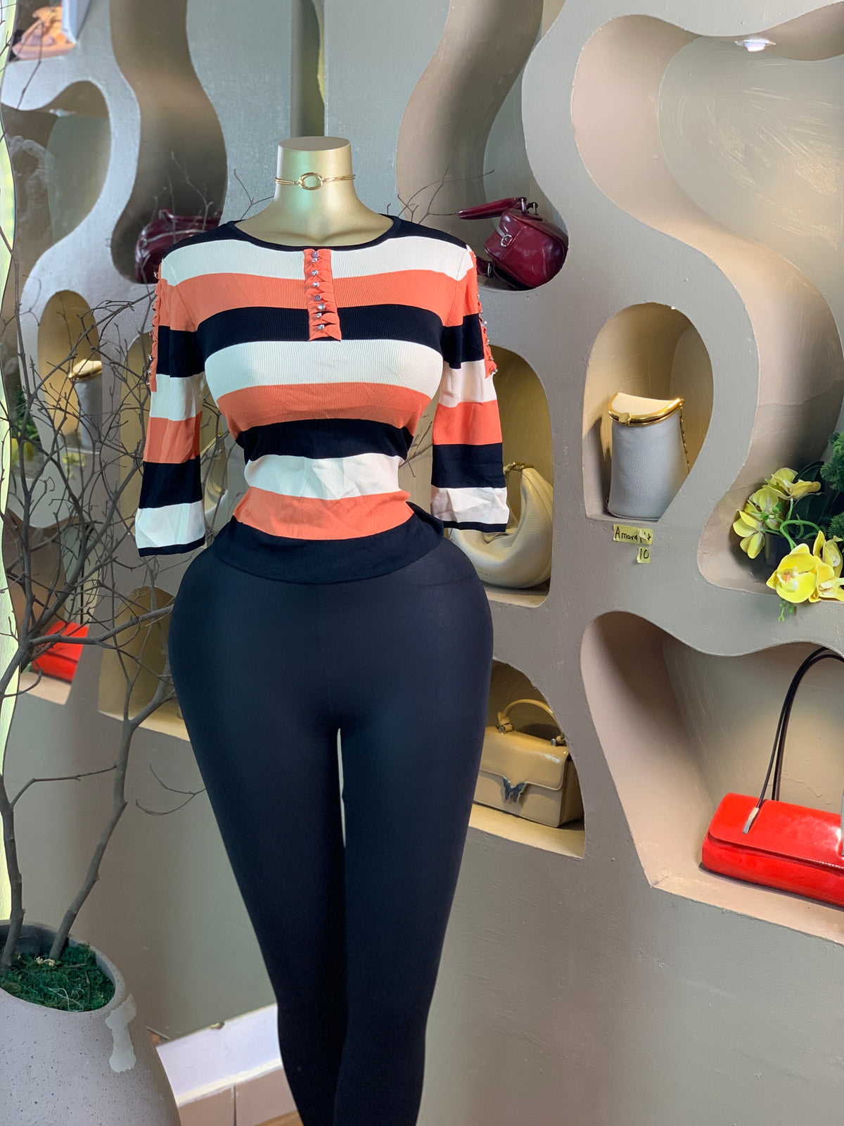 AMARA17 SIZE10 top only