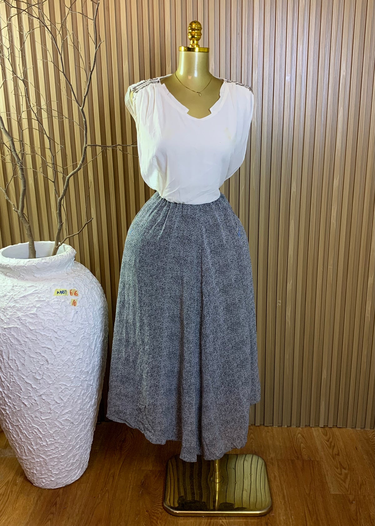ABBY66 SIZE10 Little stain
