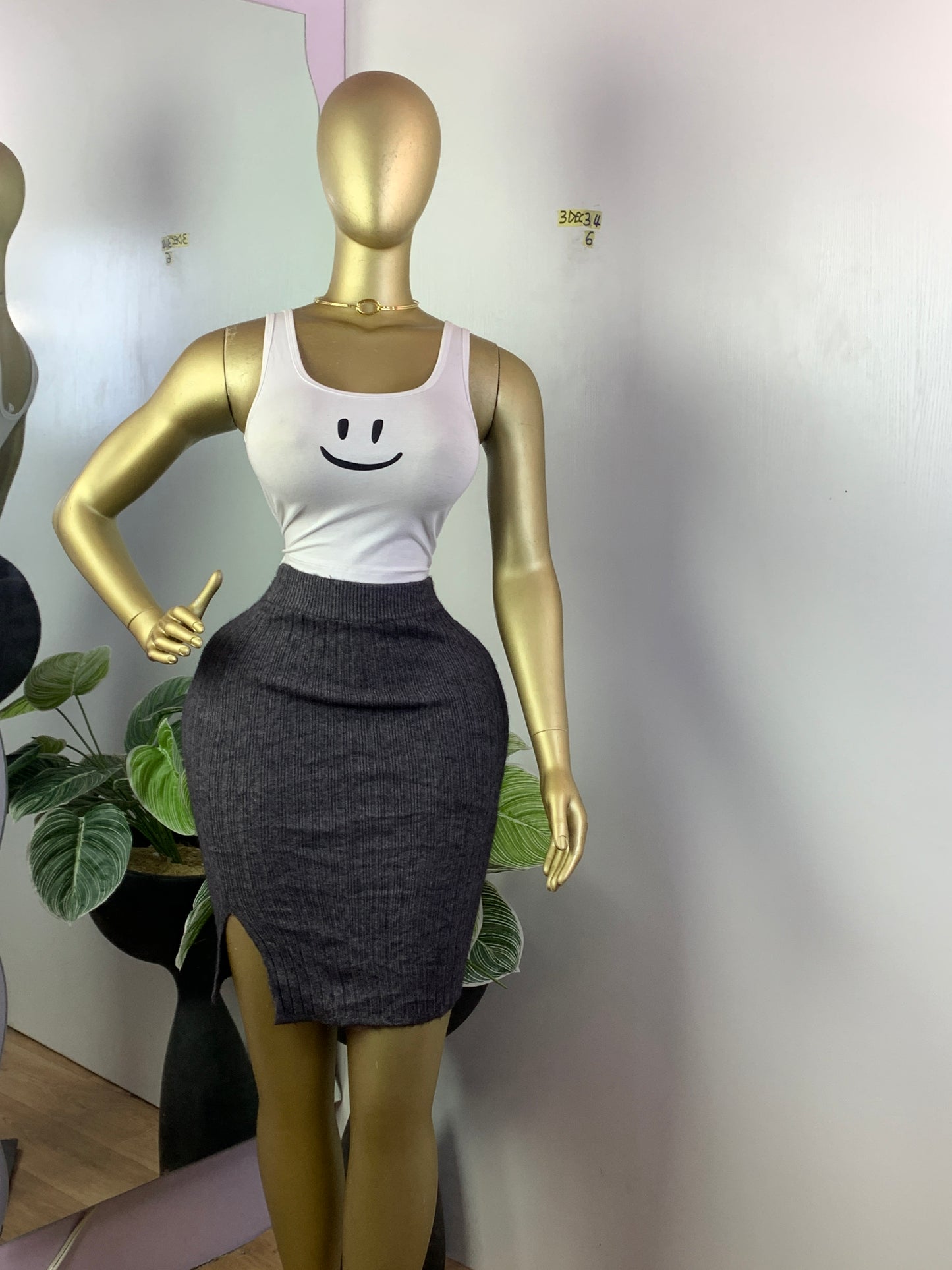 SIZE6 3DEC34(skirt only)