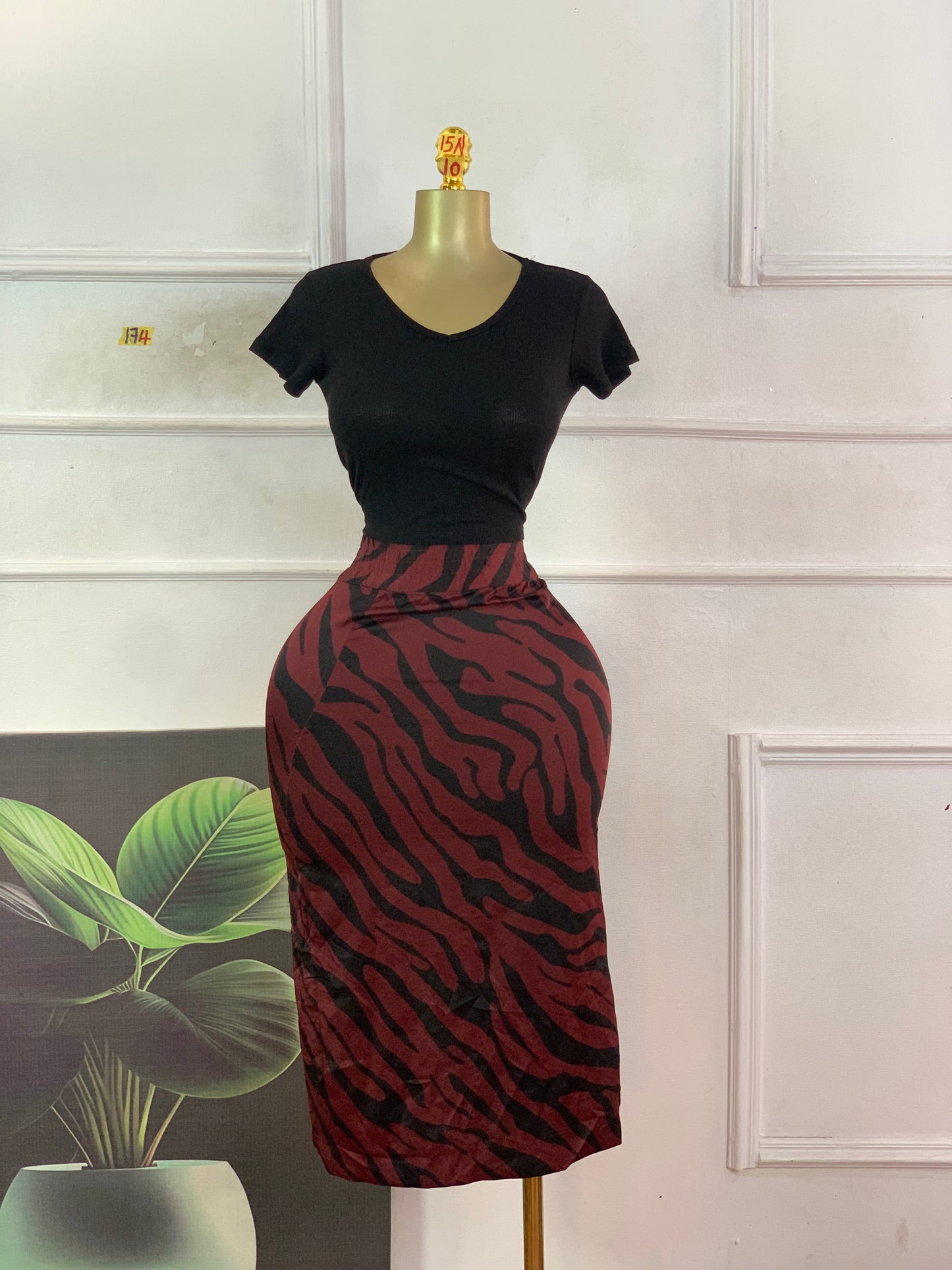 SIZE 10 15N174 skirt only