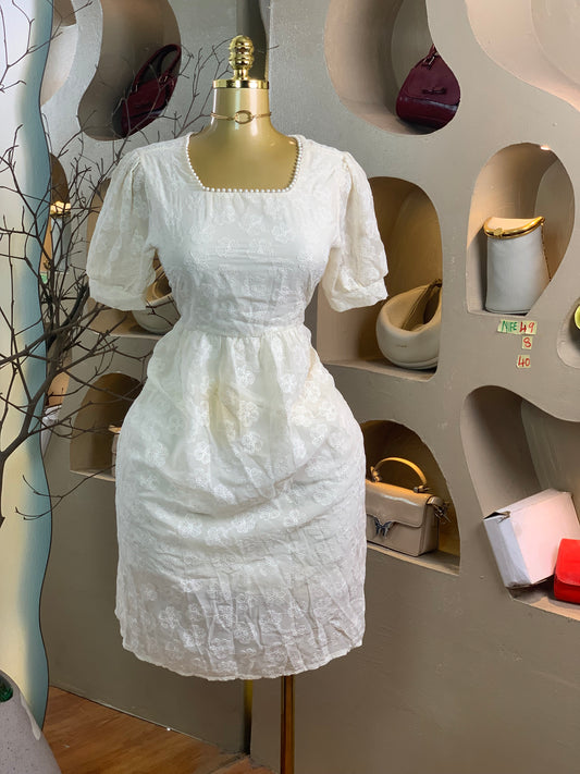 NIFE49 SIZE8 Length40 white dress little stain
