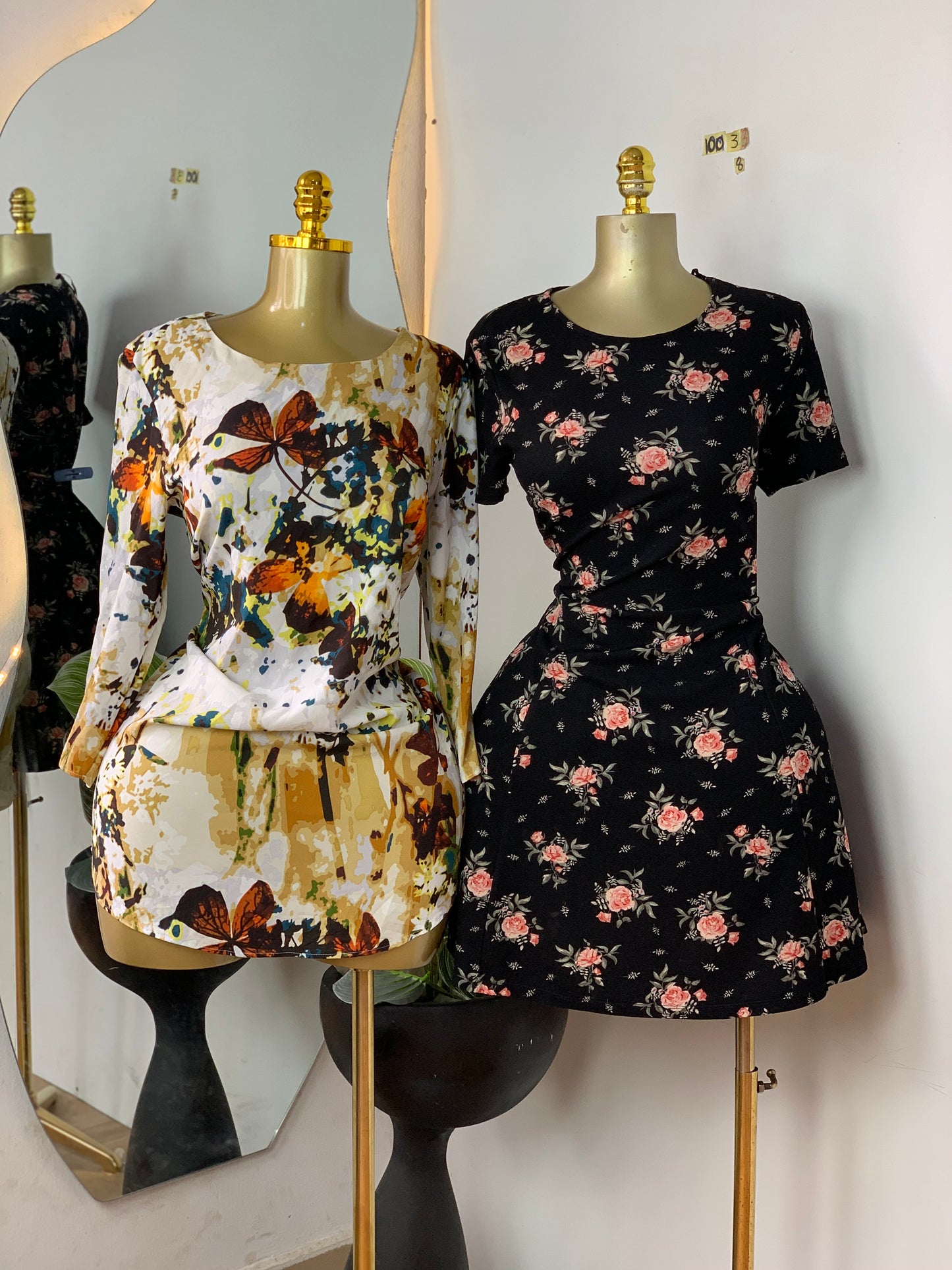 SIZE8 10O33B (black floral dress)