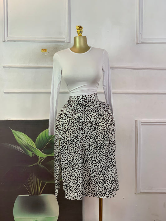 SIZE 10 15N79 skirt only