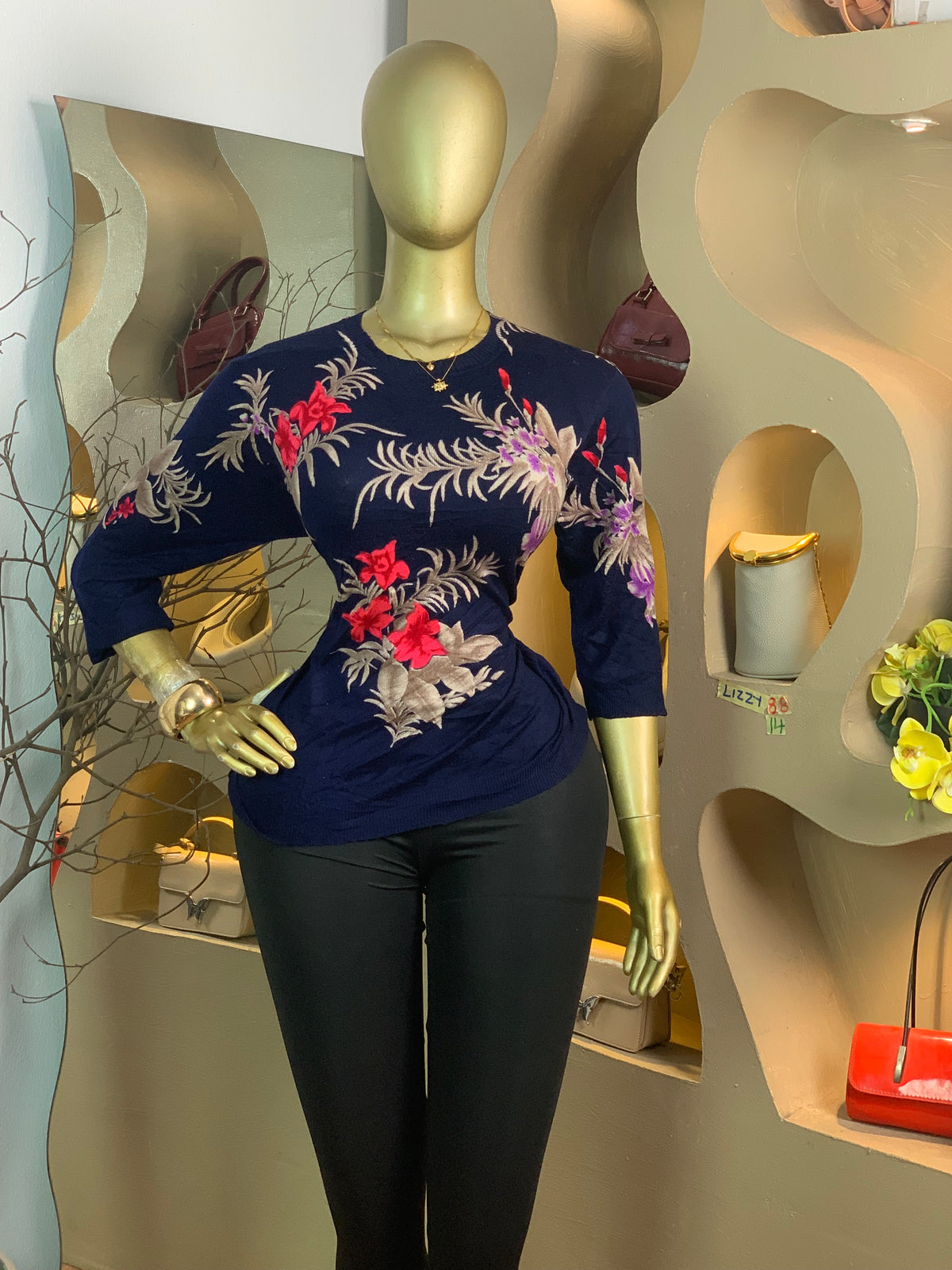LIZZY88 SIZE14 top only