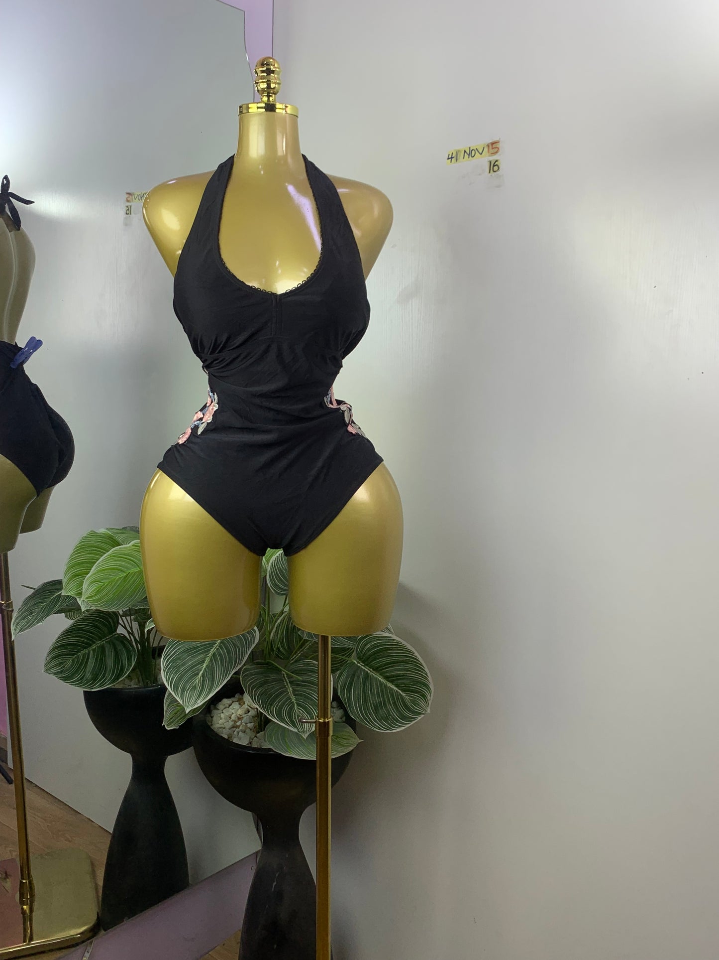 SIZE16 41NOV15(swimsuit)