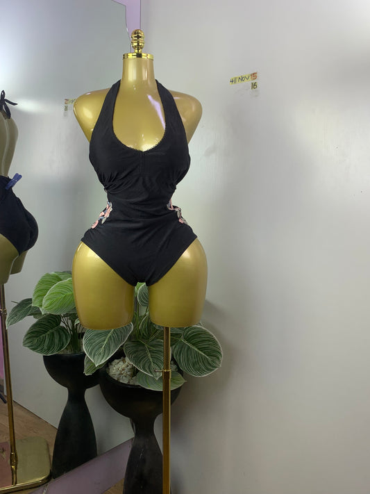 SIZE16 41NOV15(swimsuit)