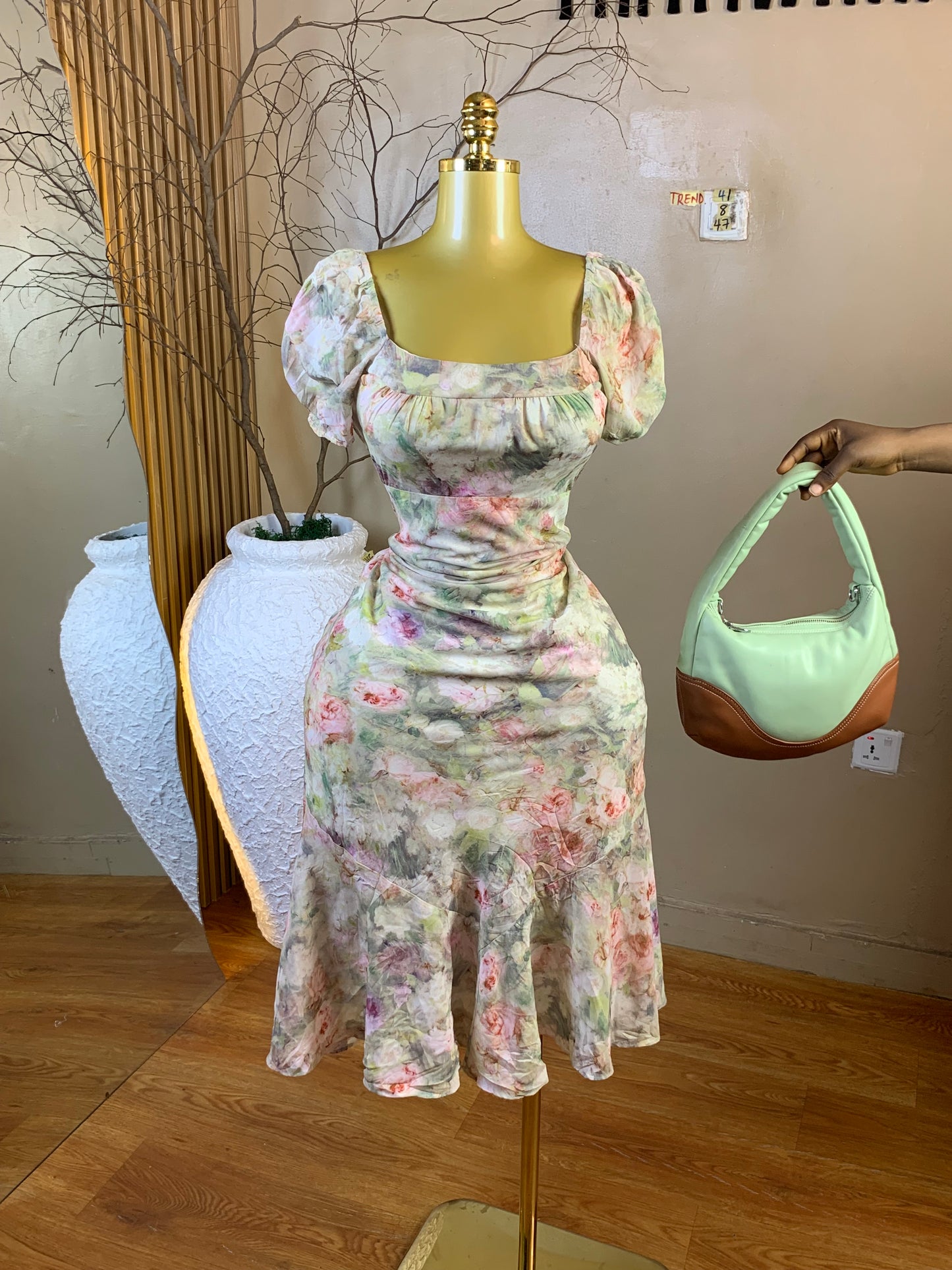 TREND41 SIZE8 Length47 floral dress