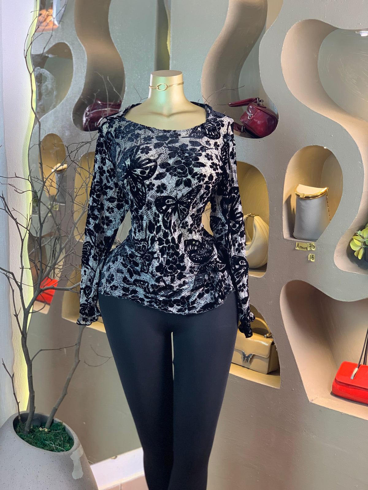 AMARA73 SIZE16 top only