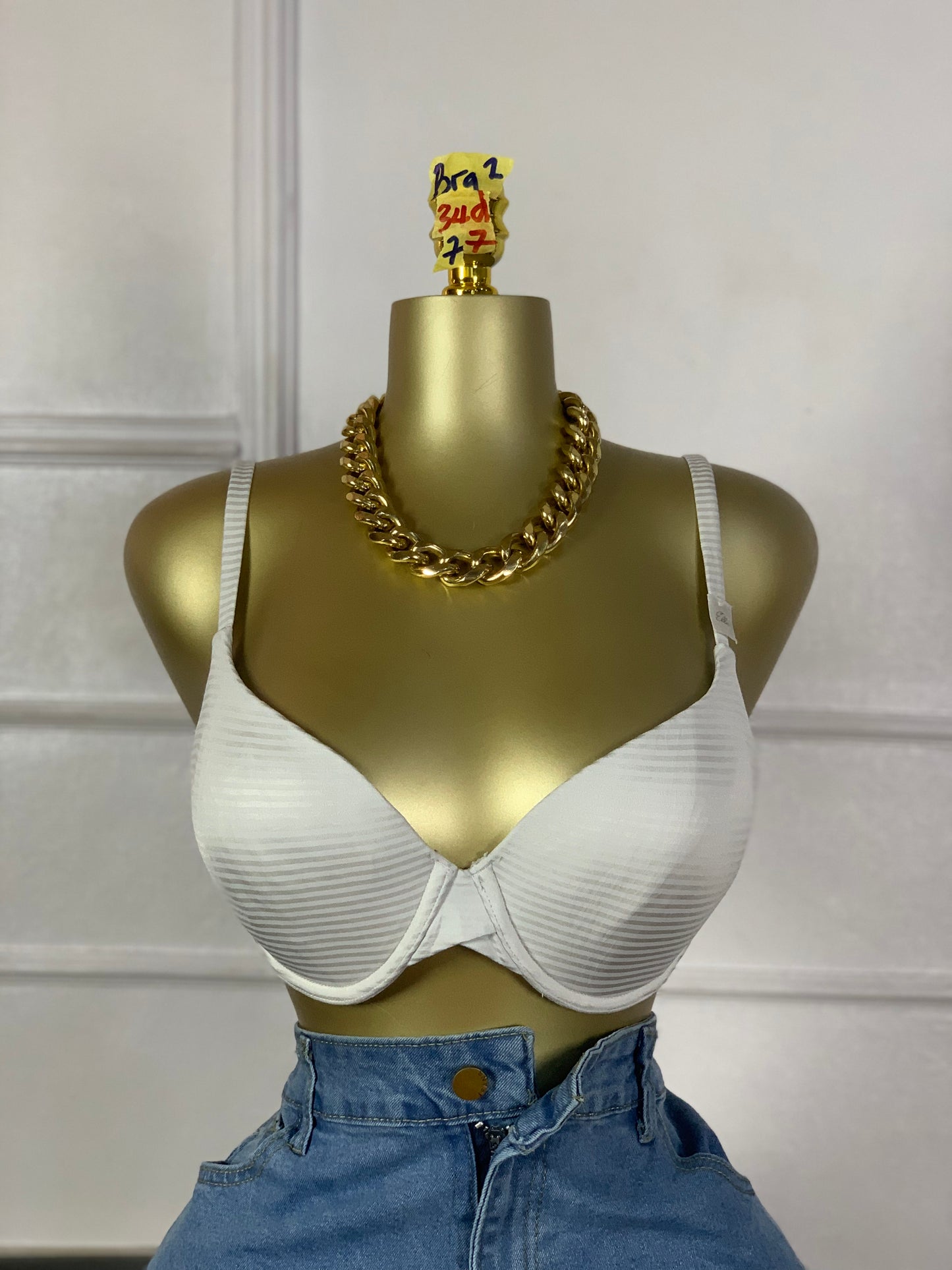 SIZE 34d BRA2 77