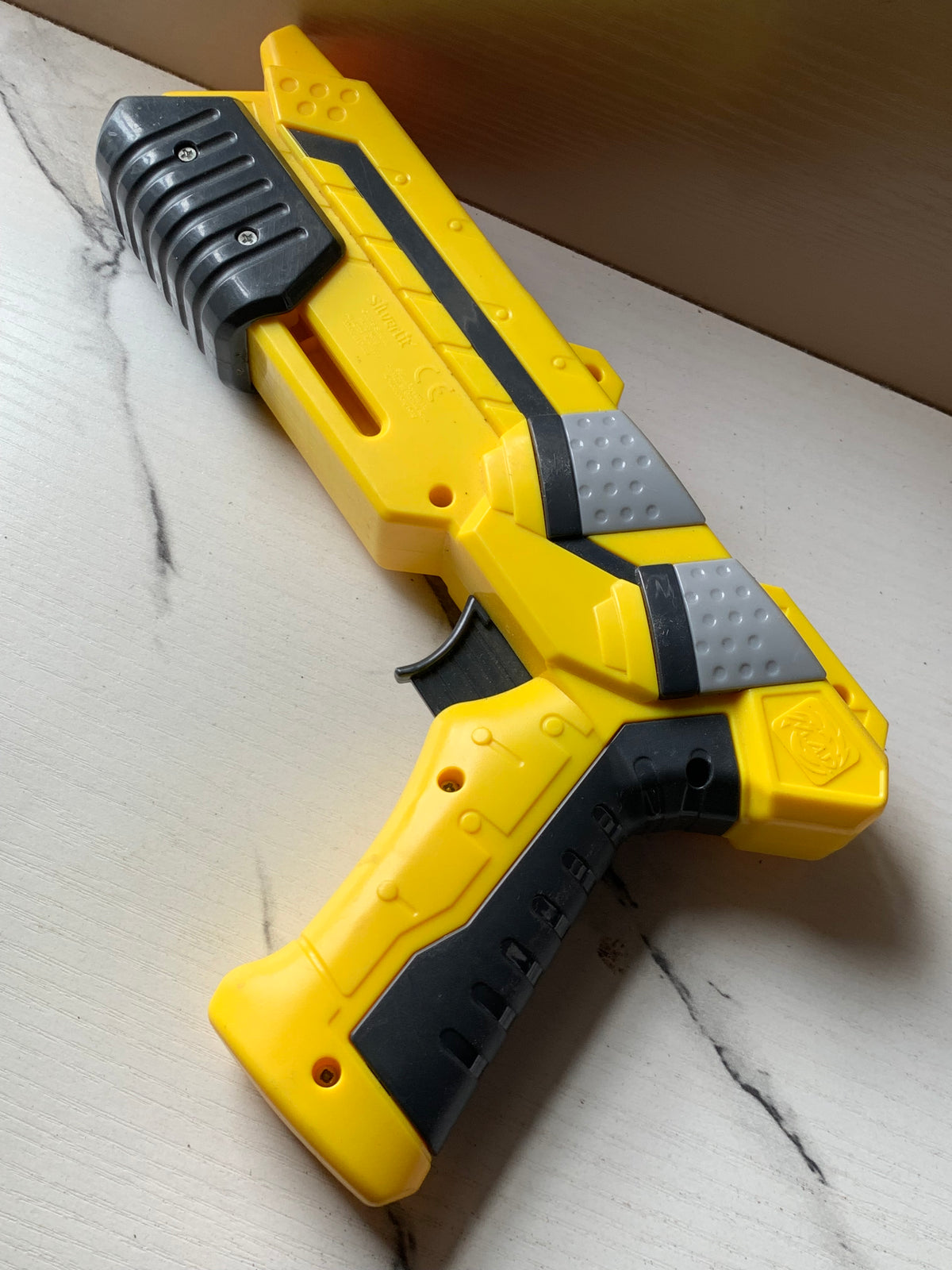 YELLOW&BLACK GUN