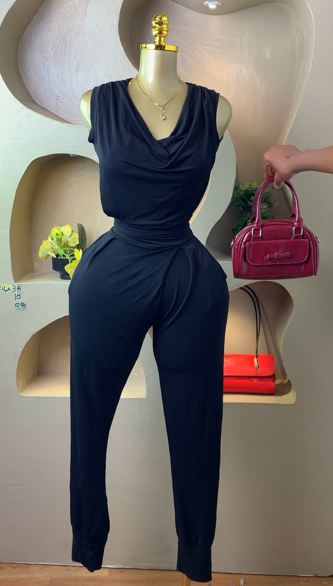 ZILA36 BLACK JUMPSUIT SIZE10 Length58
