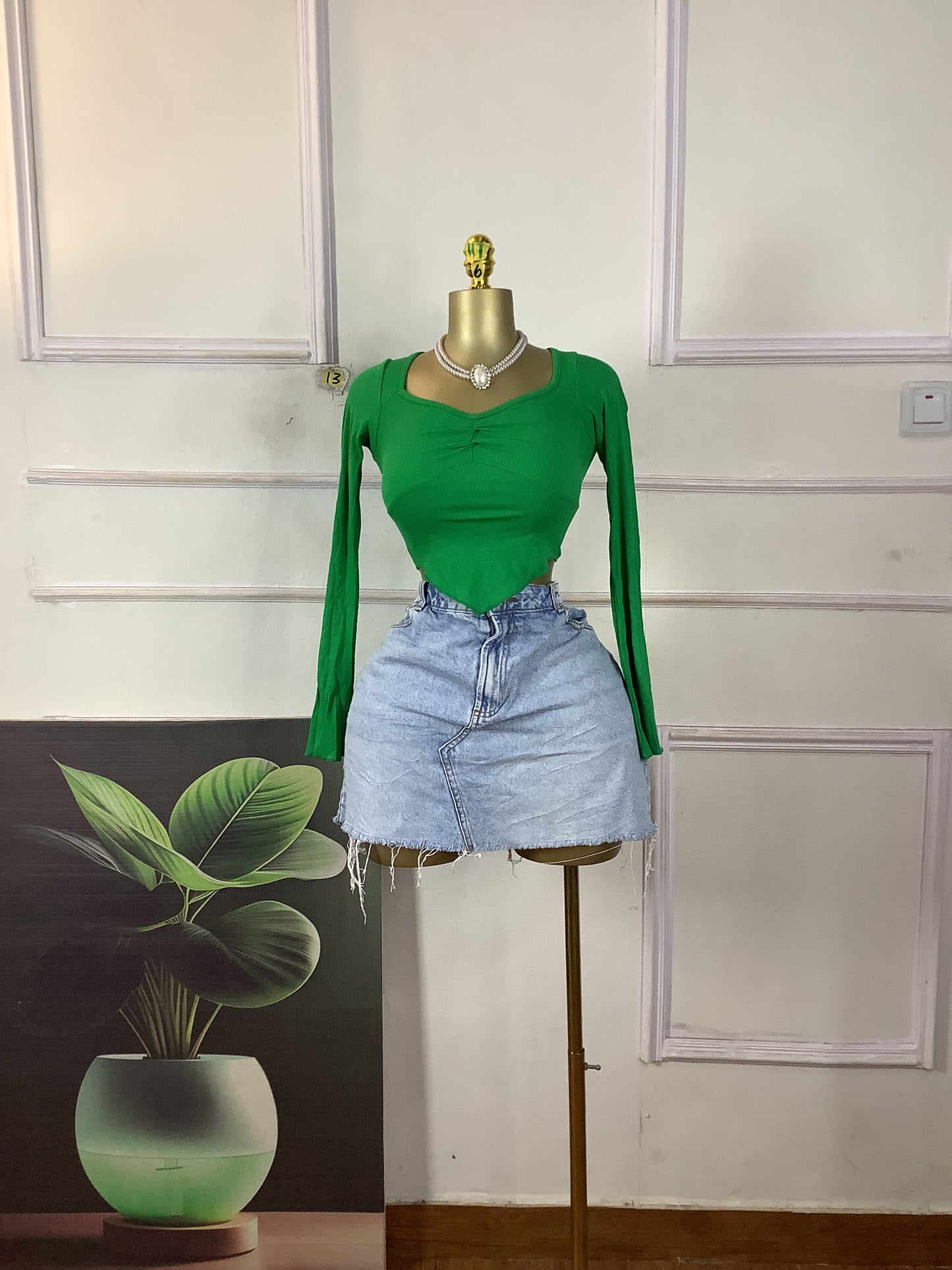 11T13 size 6 (brand new crop top only)