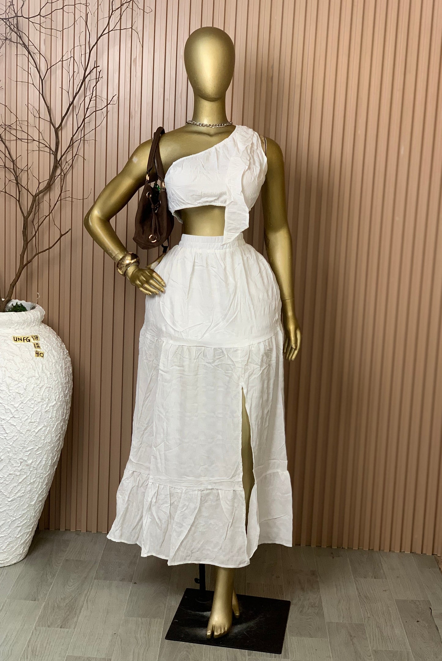 unforgettable17 SIZE12 Length40 Brand new white two piece