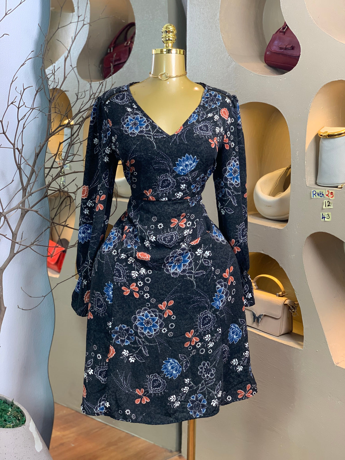 RUTH25 SIZE12 DRESS Length43