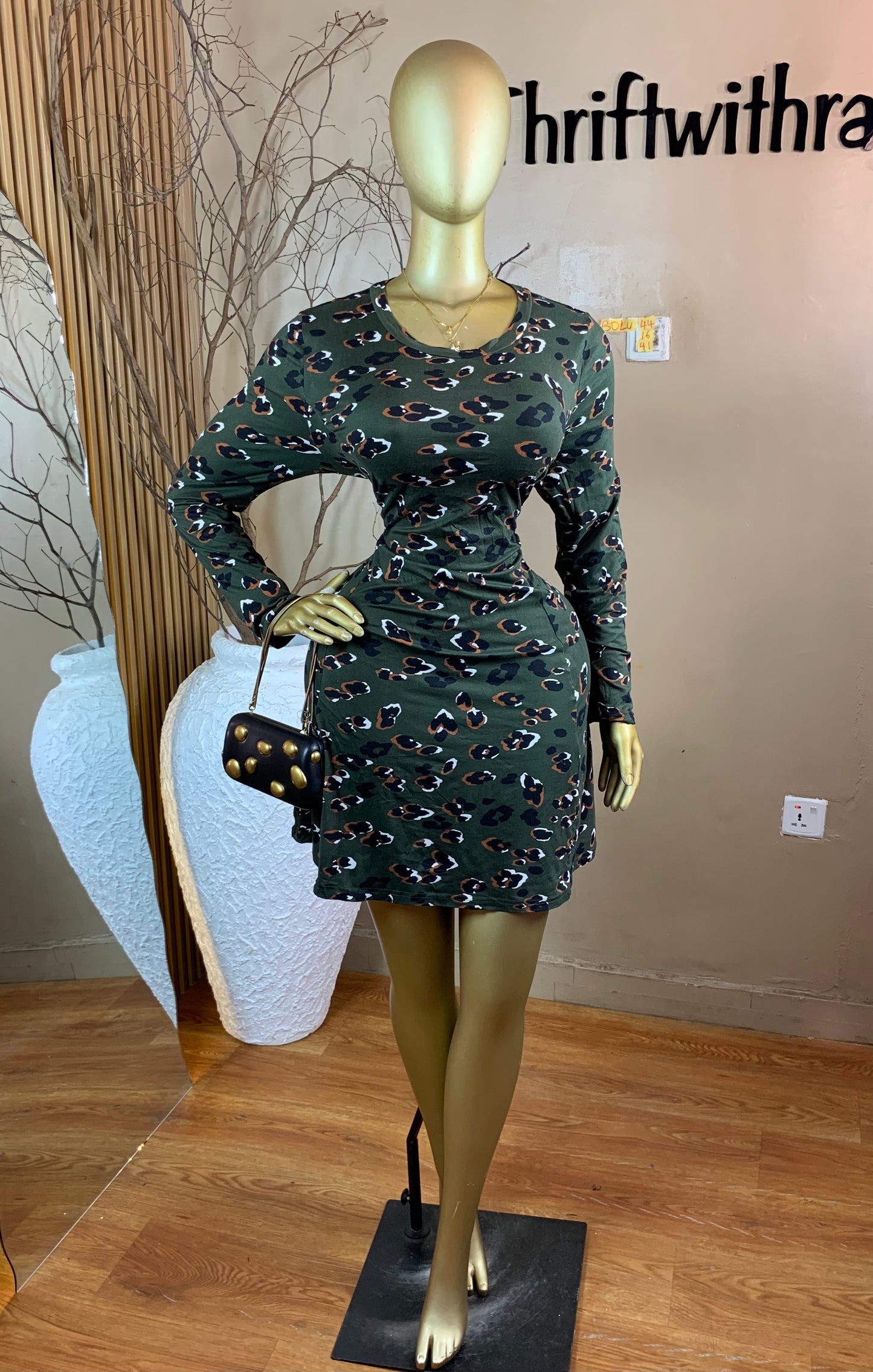 BOLU44 SIZE16 Length41 dress