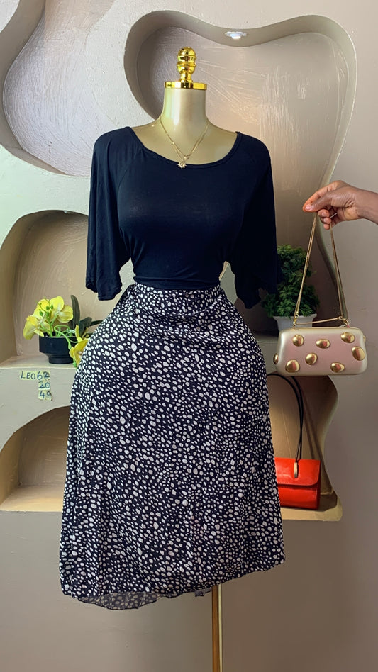 LEO62 BLACK DRESS SIZE20 Length49