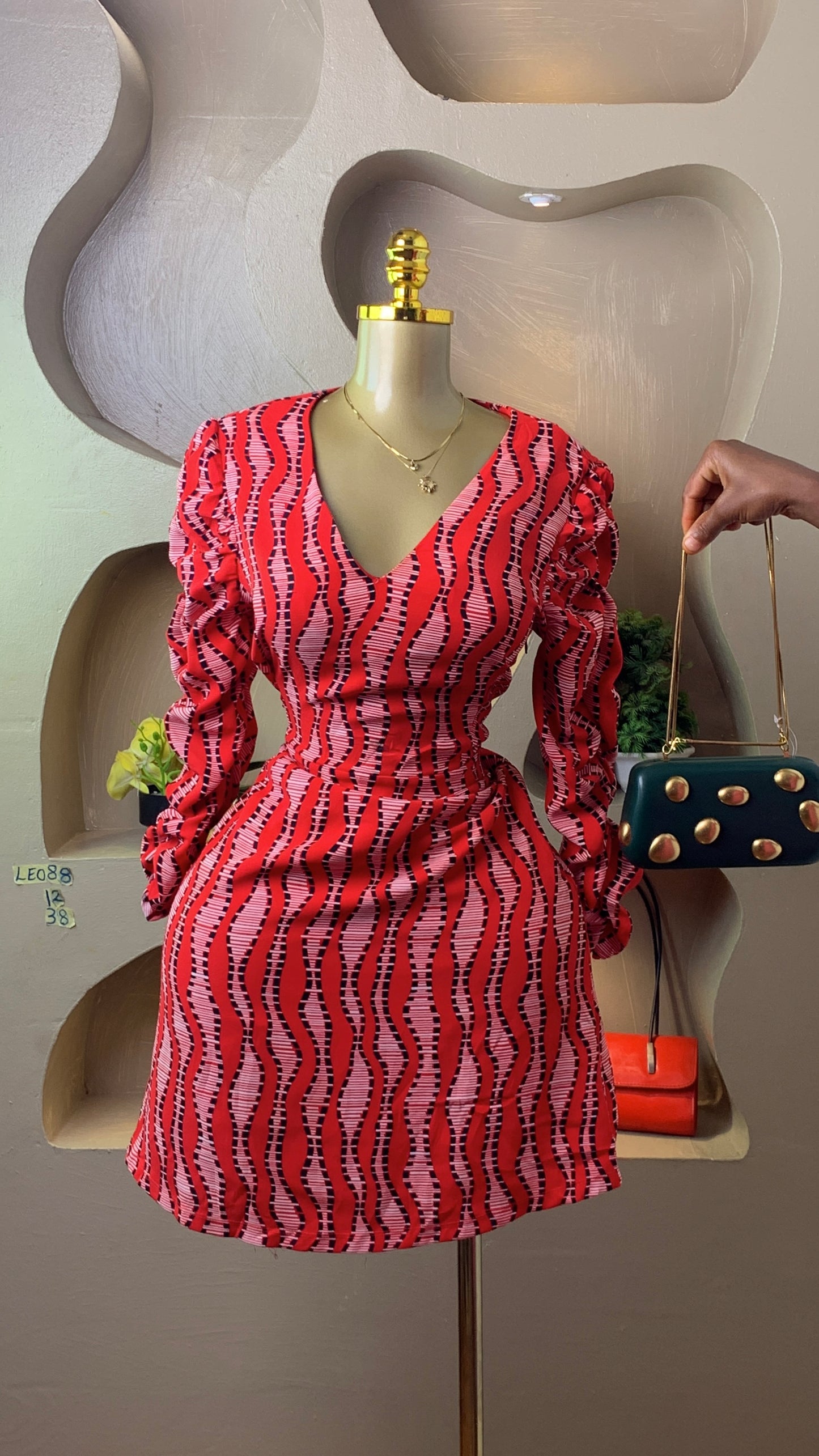 LEO88 RED DRESS SIZE12 Length38