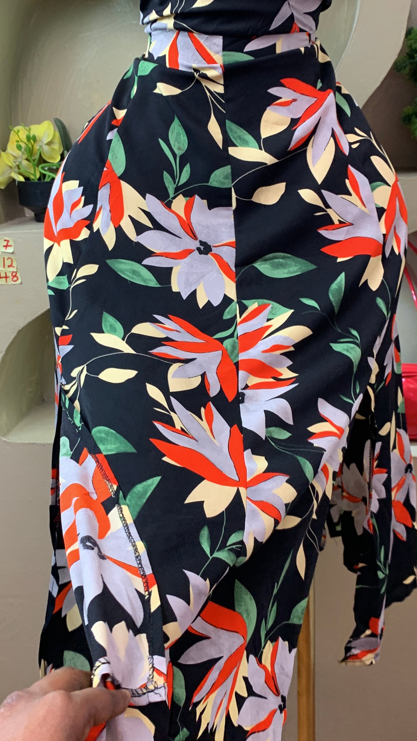 PRO7 SIZE12 Floral DRESS Length48