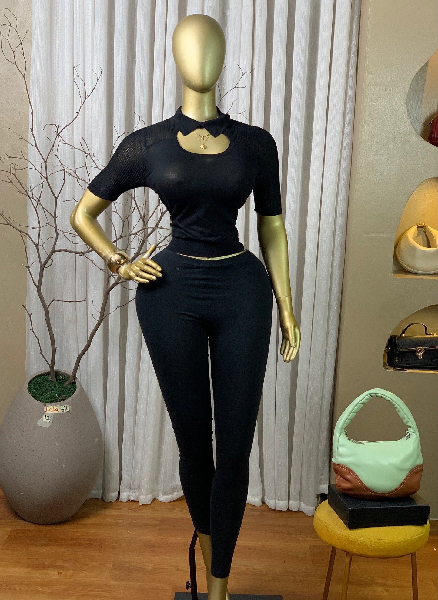 LOLA52 SIZE12 black top
