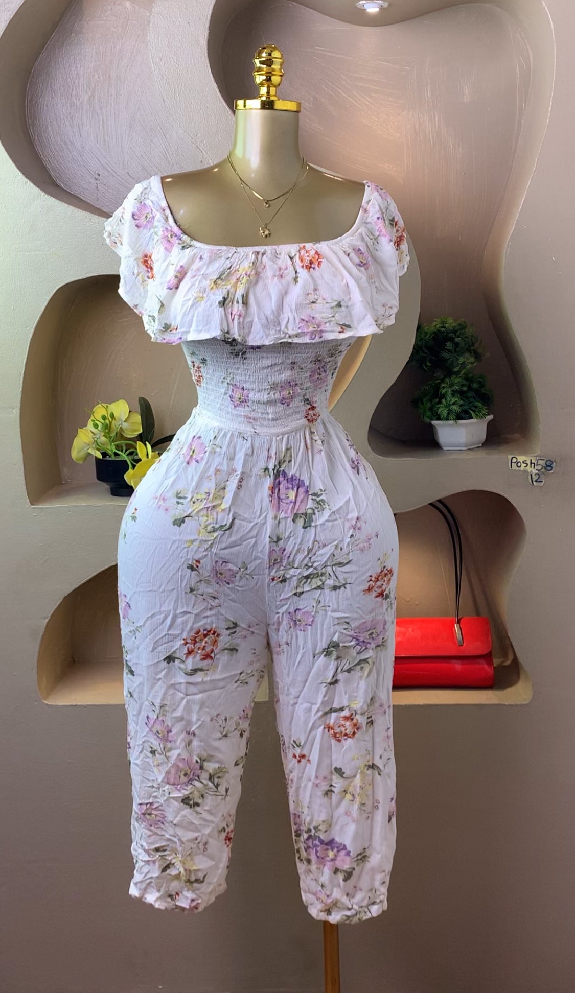 POSH58 FLORAL JUMPSUIT SIZE12