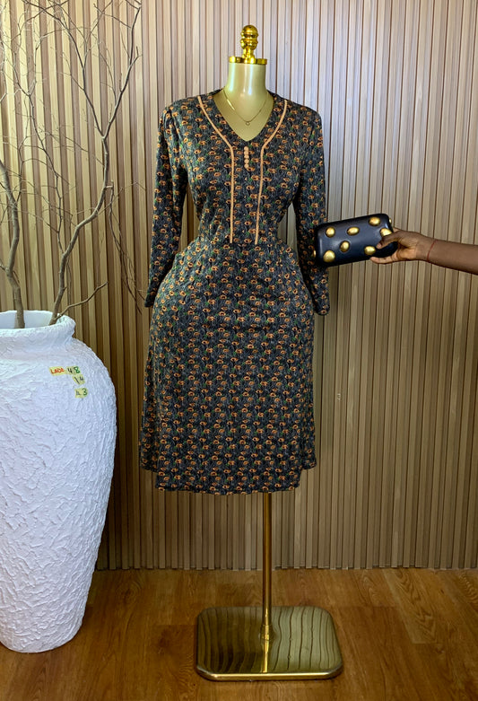 LADE48 SIZE14 Length43 dress