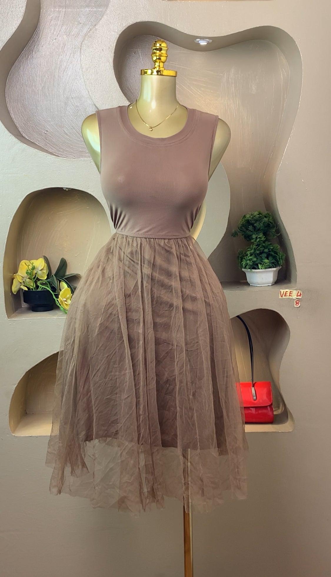 VEE4 SIZE8