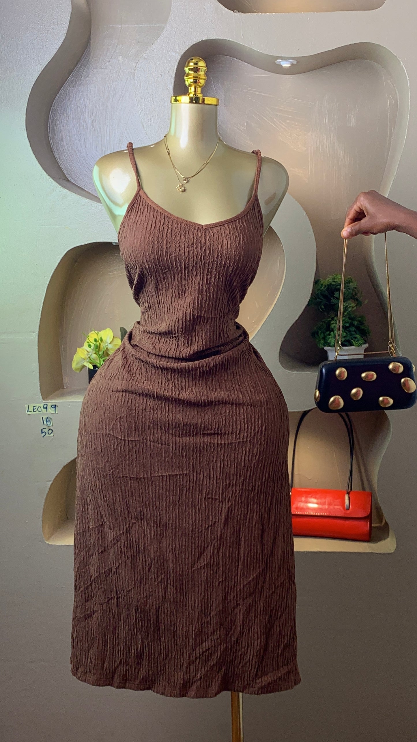 LEO99 BROWN DRESS SIZE16 Length50