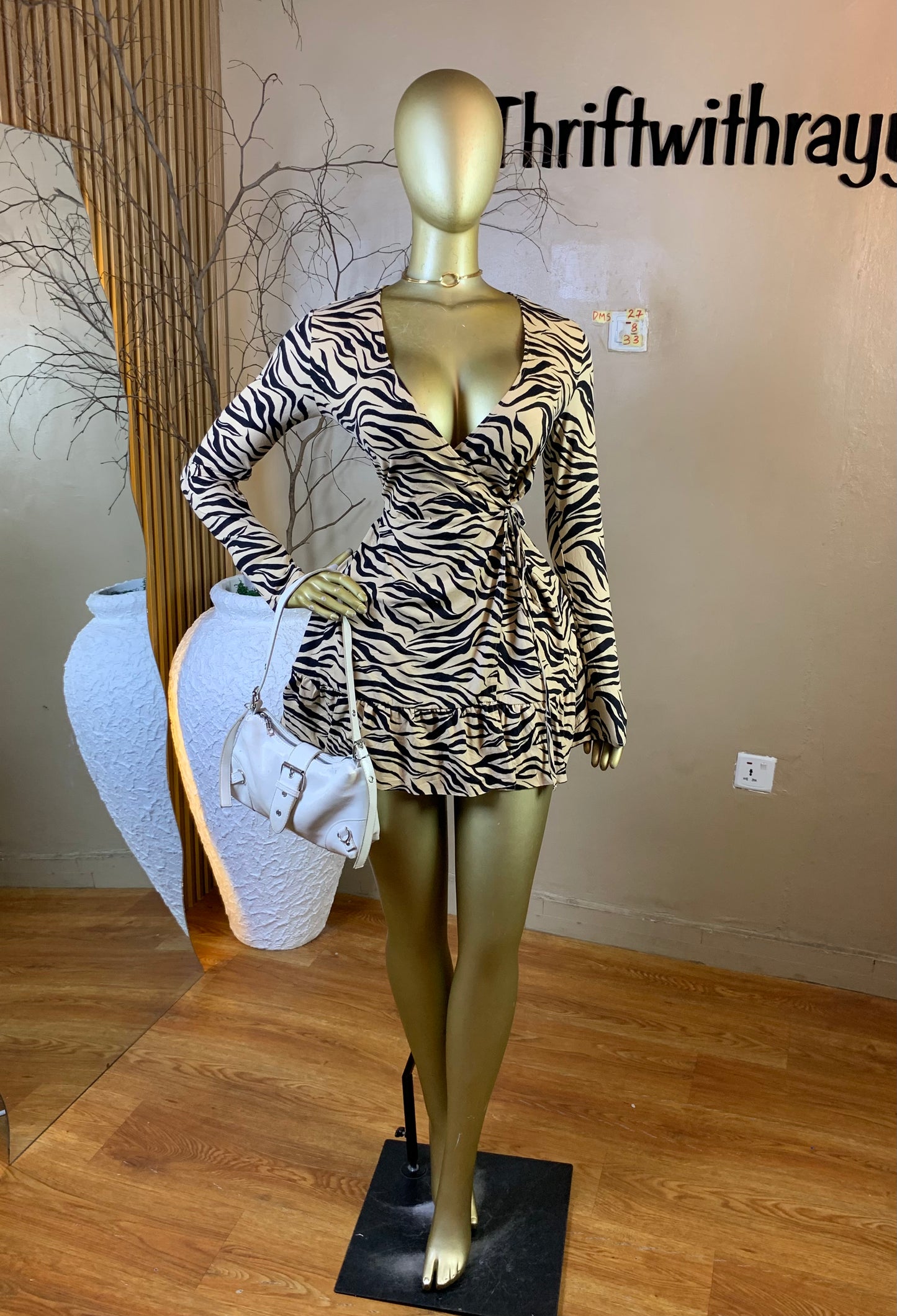DAMSEL27 SIZE8 Length33 wrap dress