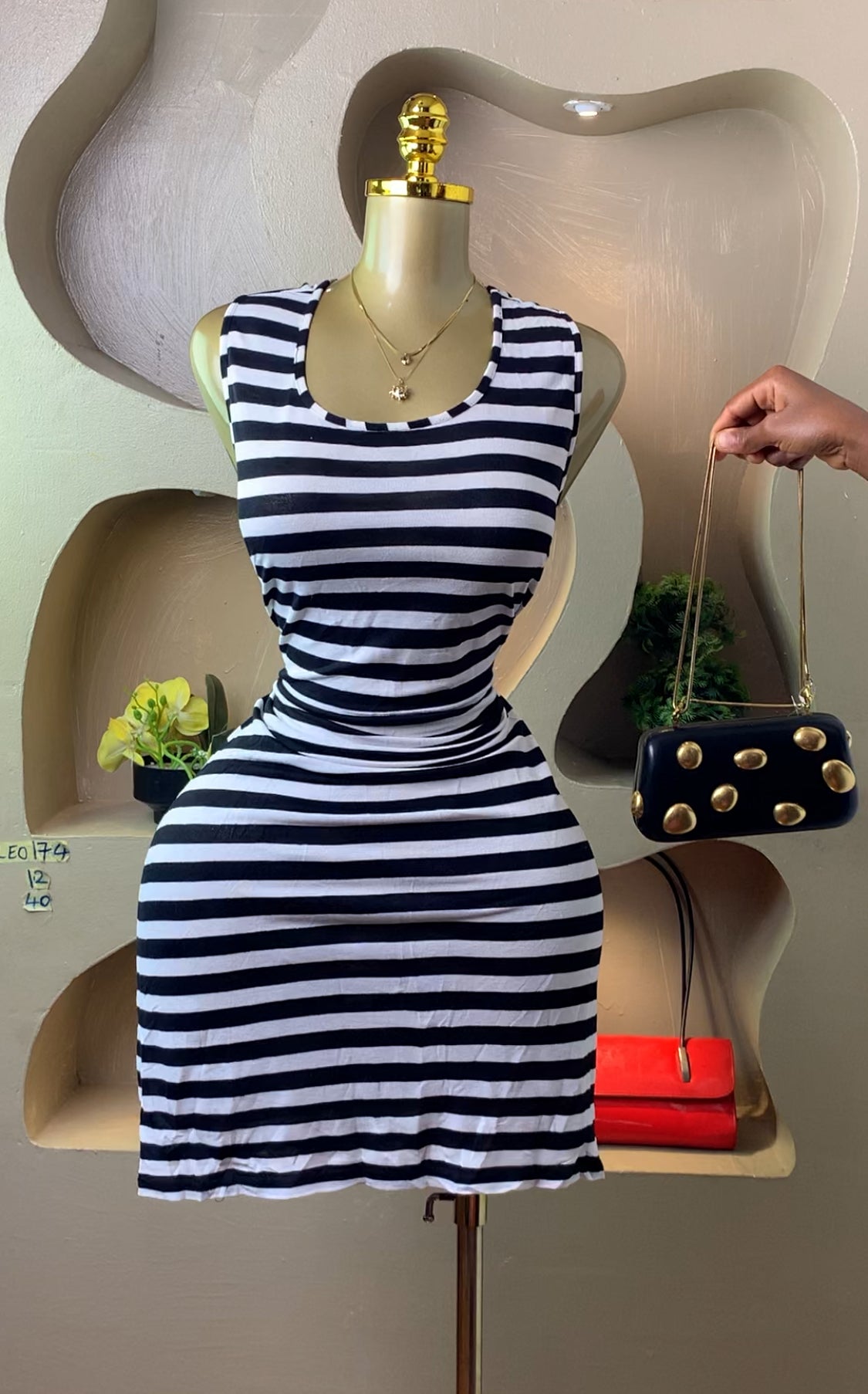 LEO174 BLACK&WHITE DRESS SIZE12 Length40