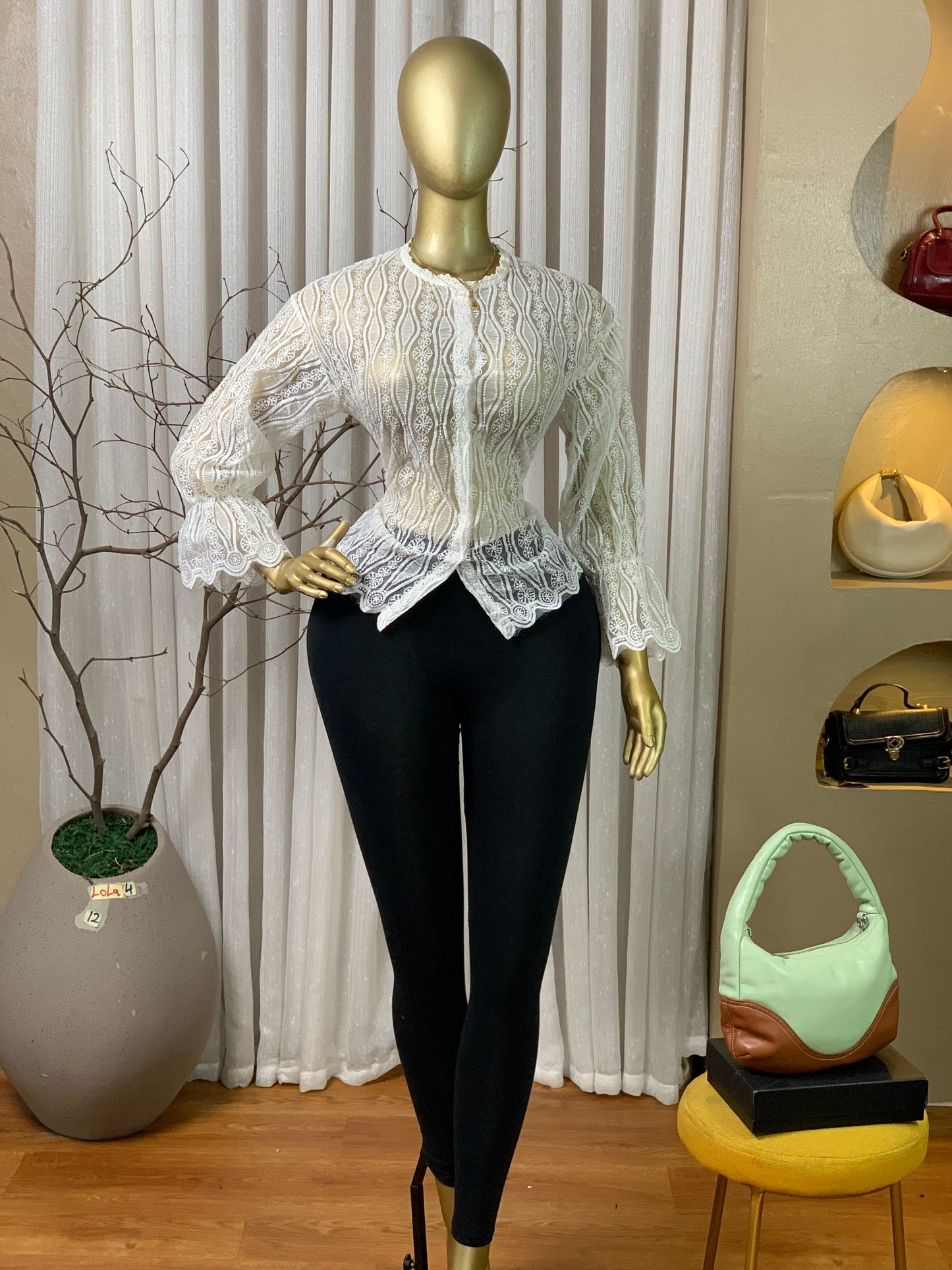 LOLA4 SIZE12 Shirt only