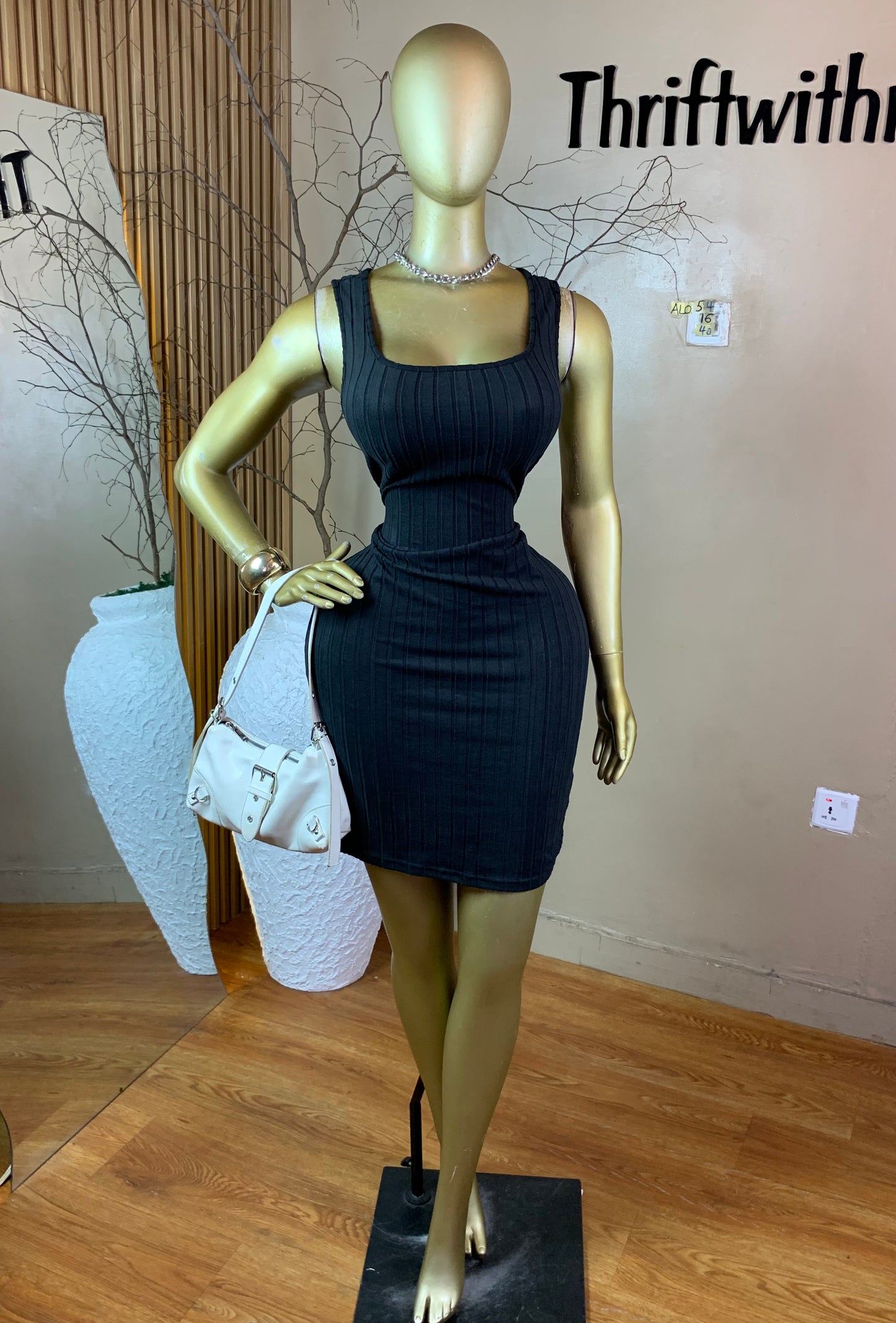 SIZE16 ALO54 BLACK DRESS Length40