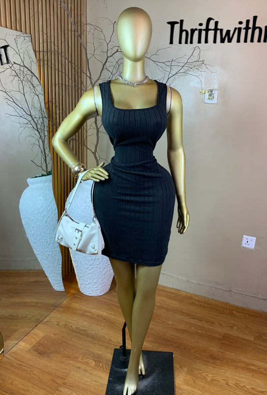 SIZE16 ALO54 BLACK DRESS Length40