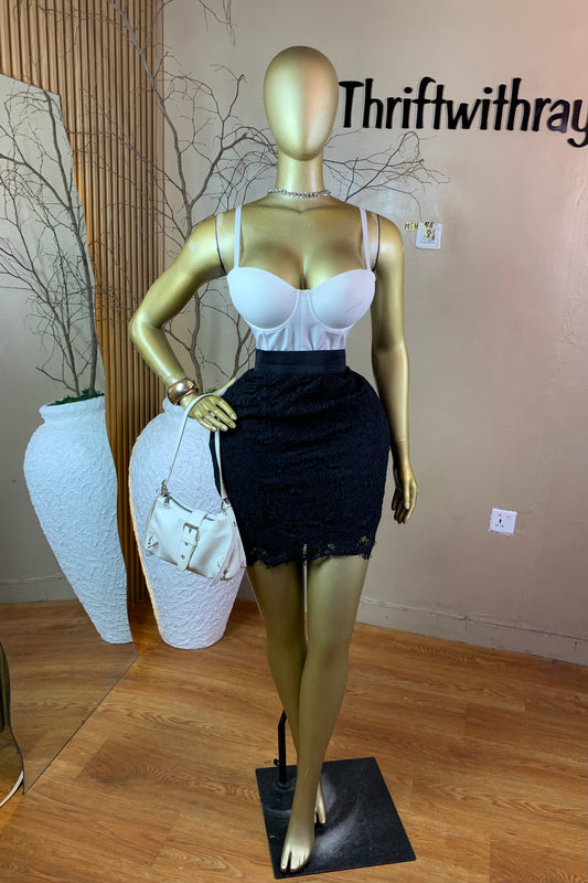 SIZE8 MSH98 BLACK SKIRT ONLY