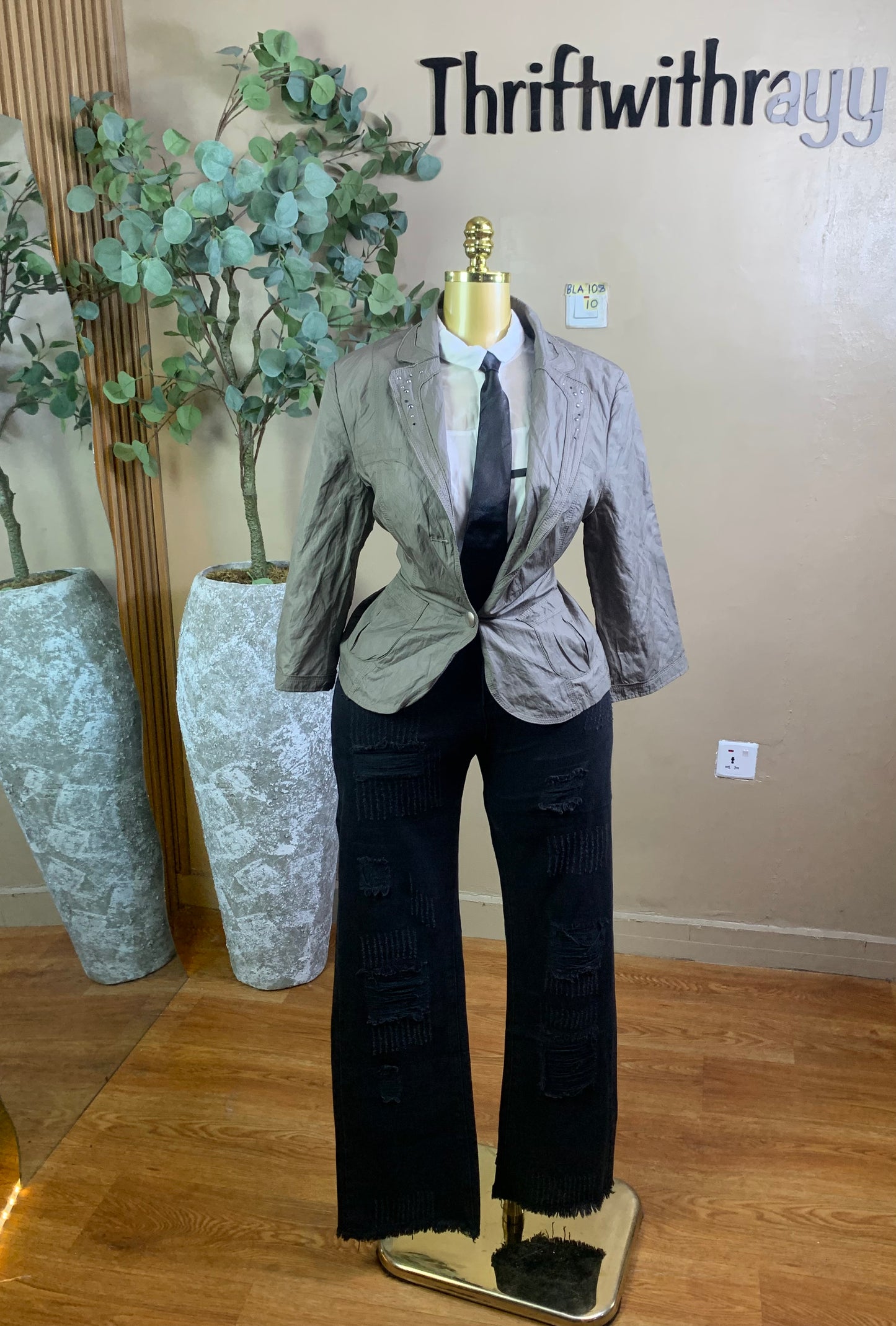 SIZE10 BLA108(Blazer only)(One button off)