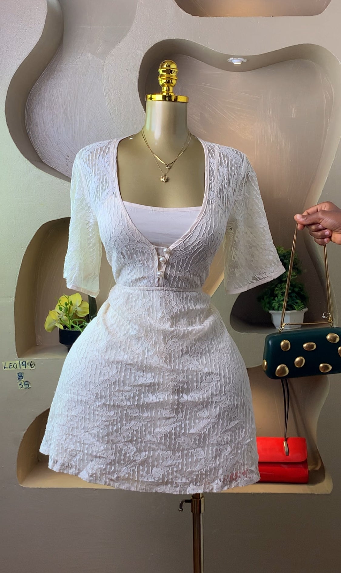 LEO196 CREAM COLOR DRESS SIZE8 Length35