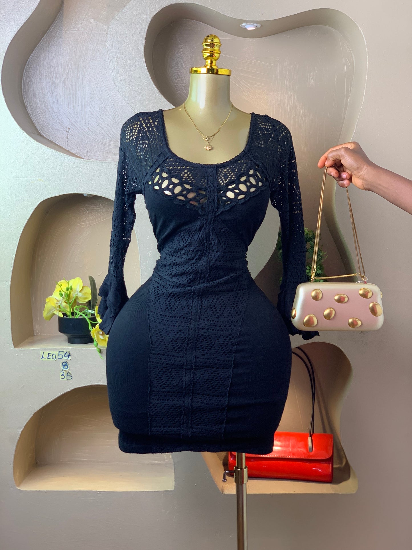 LEO54 BLACK DRESS SIZE8 Length35