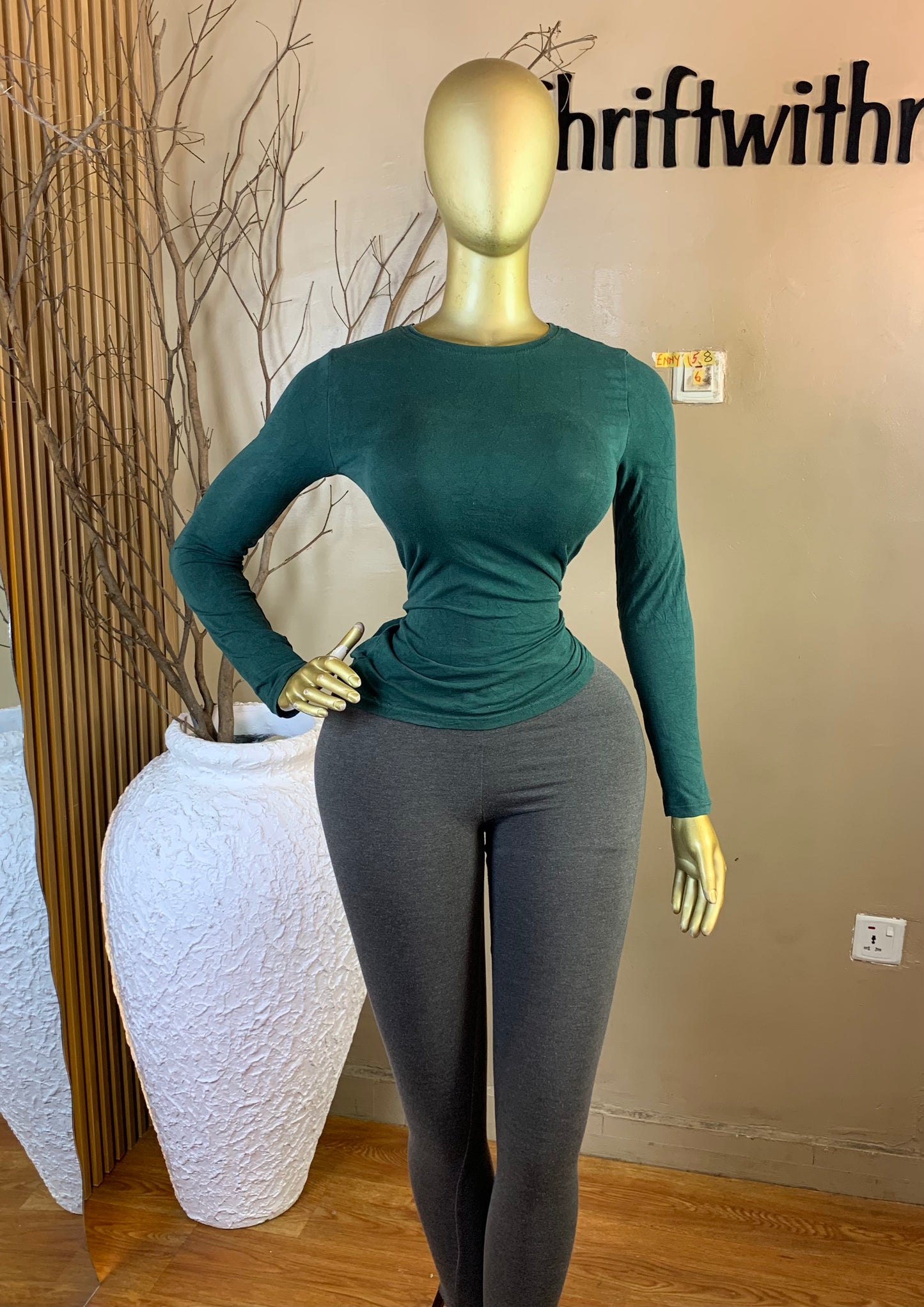 ENNY158 SIZE6 Top only