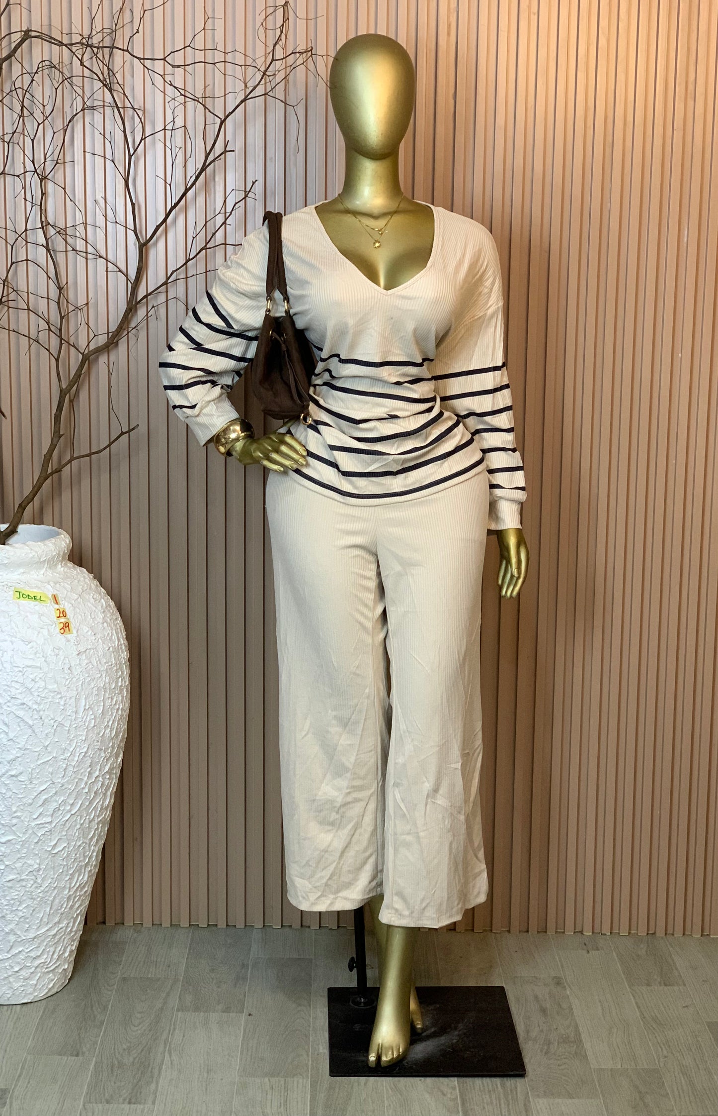 JOEDELLE1 SIZE14&20 Length39 Brand new two piece set