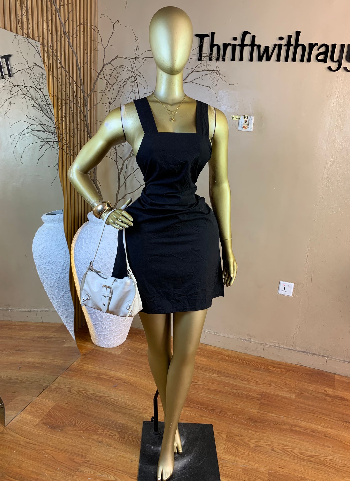 MINA84 SIZE8 Length40 black dress
