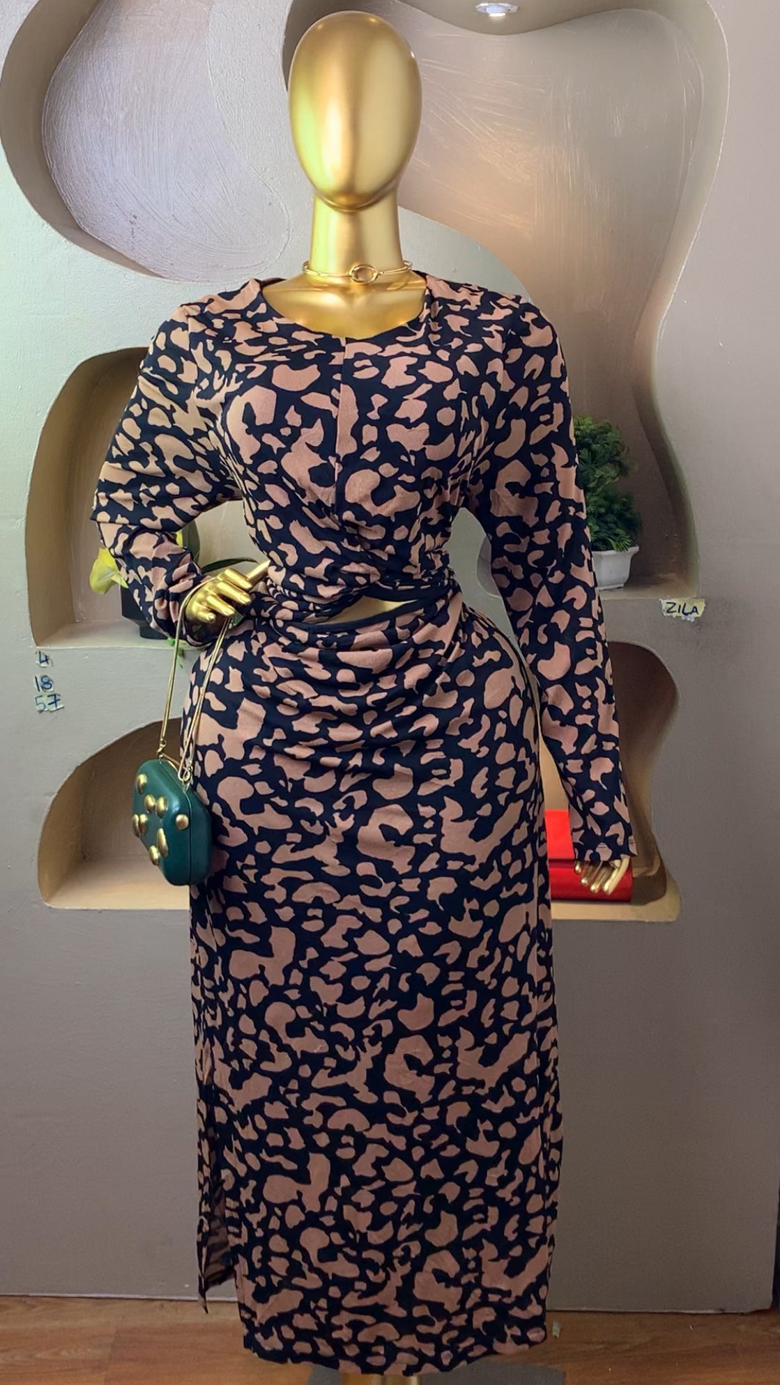 ZILA4 PARTY DRESS SIZE18 Length57